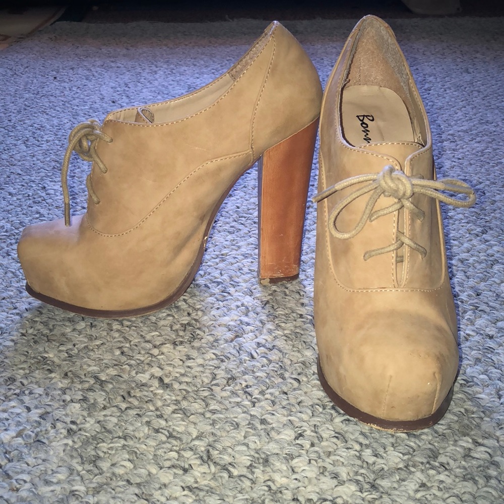 Tuxedo heel